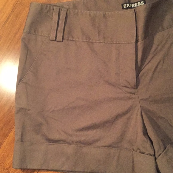 Express Shorts - Picture 2 of 6
